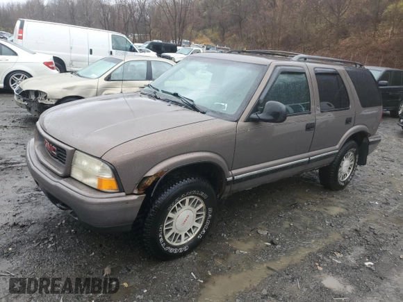1998 GMC Jimmy SLE with VIN 1GKDT13W6W2535592, listed as a Copart auction lot 81953844 with 88,205 mi miles and Salvage Title. Bid and sale history available at carsss.com. Image 1.