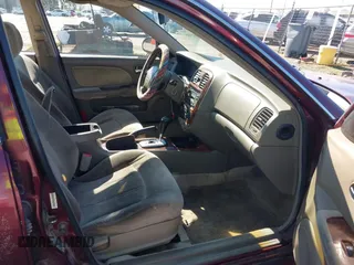 2002 Hyundai Sonata GLS with VIN KMHWF35HX2A586689, listed as a IAAI auction lot 41681385 with 273,132 mi miles. Bid and sale history available at carsss.com. Image 5.