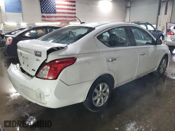 2012 Nissan Versa SV z VIN 3N1CN7AP1CL818012, wystawiony jako Copart lot #52804225 z przebiegiem 194 070 mil mil oraz Szkoda całkowita • Salvage title. Historia ofert i sprzedaży dostępna na DreamBid. Obrazek 3.