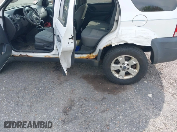 2007 Ford Escape XLT с VIN 1FMYU93137KC07508, выставлен на аукционе IAAI как лот 42343536 с пробегом 156 725 миль миль и . История ставок и продаж доступна на DreamBid. Изображение 13.