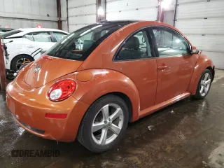 2010 Volkswagen New Beetle Coupe with VIN 3VWPG3AG2AM035688, listed as a Copart auction lot 43727685 with 83,346 mi miles and Salvage Title. Bid and sale history available at carsss.com. Image 3.