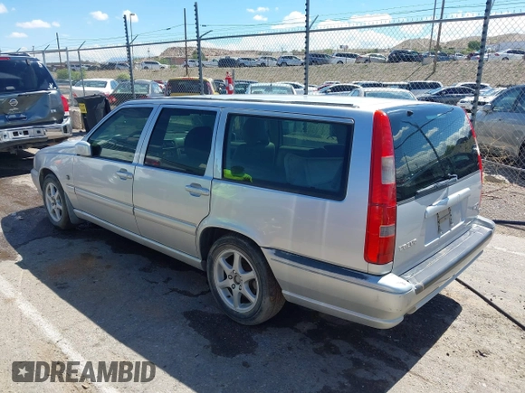2000 Volvo V70 with VIN YV1LW61J8Y2647178, listed as a IAAI auction lot 42636533 with 128,619 mi miles and . Bid and sale history available at DreamBid. Image 14.