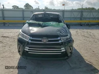 2018 Toyota Highlander LE with VIN 5TDZARFH8JS041397, listed as a Copart auction lot 60262295 with 92,526 mi miles and Salvage title. Bid and sale history available at DreamBid. Image 14.