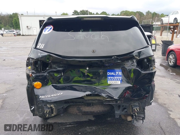 2018 Toyota Highlander LE with VIN 5TDZZRFH2JS246805, listed as a IAAI auction lot 42697587 with 287,457 mi miles and . Bid and sale history available at DreamBid. Image 17.