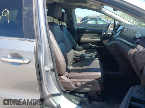 2024 Honda Odyssey Touring с VIN 5FNRL6H88RB046282, выставлен на аукционе IAAI как лот 42223669 с пробегом Не указан миль и . История ставок и продаж доступна на DreamBid. Изображение 5.
