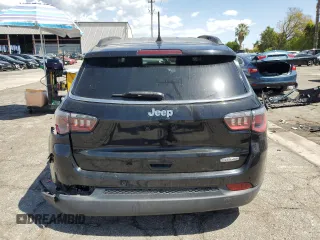 2018 Jeep Compass Latitude with VIN 3C4NJCBB8JT266471, listed as a Copart auction lot 51668235 with 61,461 mi miles and Clean Title. Bid and sale history available at carsss.com. Image 6.