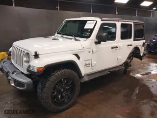 2018 Jeep Wrangler Unlimited Sahara with VIN 1C4HJXEG6JW280522, listed as a IAAI auction lot 41608108 with 104,748 mi miles. Bid and sale history available at carsss.com. Image 17.