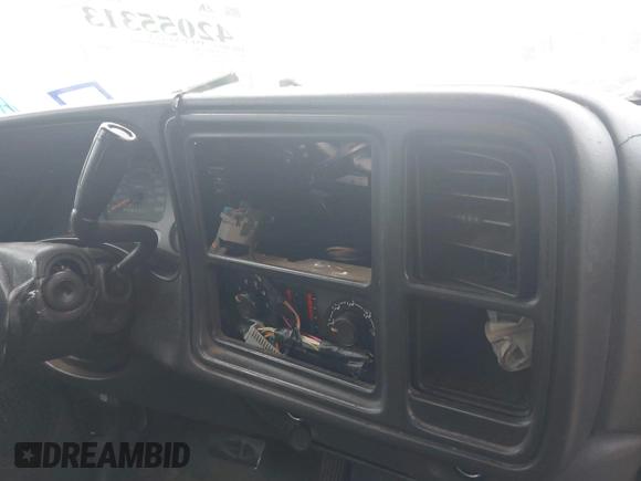 2006 Chevrolet Silverado 1500 Work Truck with VIN 3GCEC14X16G233965, listed as a IAAI auction lot 42055313 with Not Provided miles. Bid and sale history available at carsss.com. Image 14.