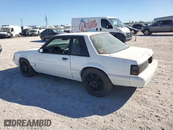 1989 Ford Mustang z VIN 1FABP40A3KF309892, wystawiony jako Copart lot #80858704 z przebiegiem 75 267 mil mil oraz Czysty tytuł • Clean title. Historia ofert i sprzedaży dostępna na DreamBid. Obrazek 2.