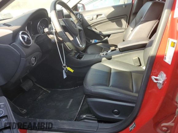 2015 Mercedes-Benz GLA 250 z VIN WDCTG4EB0FJ129332, wystawiony jako Copart lot #44329054 z przebiegiem 62 243 mil mil oraz Szkody całkowita. Historia ofert i sprzedaży dostępna na DreamBid. Obrazek 7.