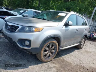 2013 Kia Sorento LX with VIN 5XYKT3A64DG357542, listed as a IAAI auction lot 42402188 with 171,648 mi miles and . Bid and sale history available at DreamBid. Image 2.