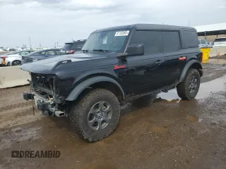 2022 Ford Bronco z VIN 1FMDE5BHXNLA90598, wystawiony jako Copart lot #51132365 z przebiegiem 45 502 mil mil oraz Szkoda całkowita • Salvage title. Historia ofert i sprzedaży dostępna na DreamBid. Obrazek 1.