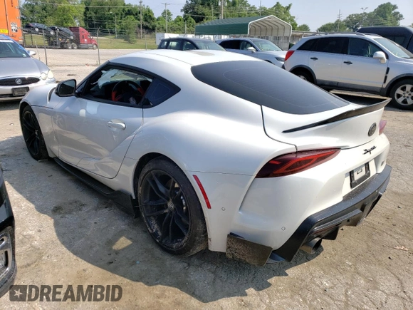 2022 Toyota Supra 3.0 z VIN WZ1DB0C0XNW049560, wystawiony jako Copart lot #56988123 z przebiegiem Nie podano mil oraz . Historia ofert i sprzedaży dostępna na DreamBid. Obrazek 2.