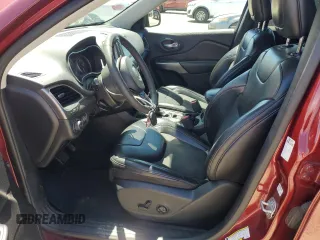 2020 Jeep Cherokee Latitude Plus z VIN 1C4PJLLB1LD605734, wystawiony jako Copart lot #56411515 z przebiegiem 91 496 mil mil oraz Szkoda całkowita • Salvage title. Historia ofert i sprzedaży dostępna na DreamBid. Obrazek 7.