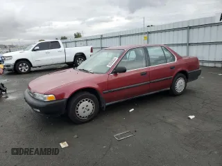 1990 Honda Accord z VIN JHMCB7649LC137451, wystawiony jako Copart lot #82495624 z przebiegiem 48 101 mil mil oraz Szkoda całkowita • Salvage title. Historia ofert i sprzedaży dostępna na DreamBid. Obrazek 1.
