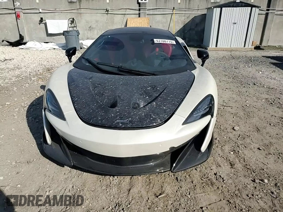 2016 McLaren 570S z VIN SBM13DAA3GW001071, wystawiony jako Copart lot #43108715 z przebiegiem Nie podano mil oraz Szkody całkowita. Historia ofert i sprzedaży dostępna na DreamBid. Obrazek 14.