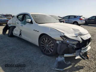2017 Maserati Ghibli z VIN ZAM57XSAXH1248791, wystawiony jako Copart lot #55975084 z przebiegiem 80 926 mil mil oraz Czysty tytuł • Clean title. Historia ofert i sprzedaży dostępna na DreamBid. Obrazek 4.