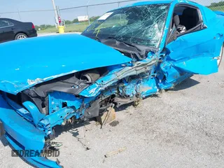 2014 Ford Mustang V6 с VIN 1ZVBP8AM5E5250006, выставлен на аукционе IAAI как лот 42253136 с пробегом Не указан миль и . История ставок и продаж доступна на DreamBid. Изображение 6.