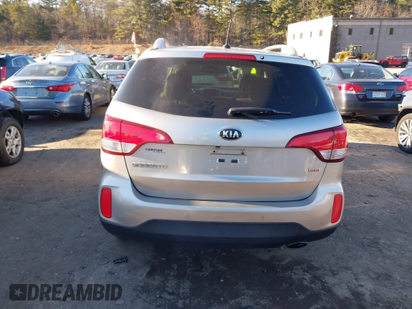 2015 Kia Sorento LX with VIN 5XYKTCA61FG639091, listed as a IAAI auction lot 41093306 with 71,768 mi miles. Bid and sale history available at carsss.com. Image 16.