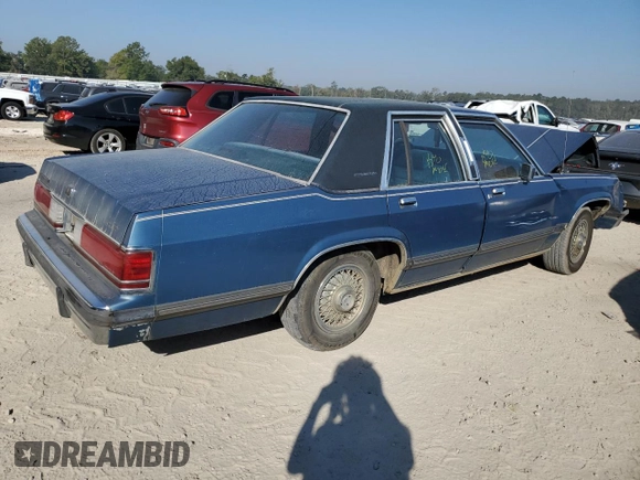 1988 Mercury Grand Marquis GS z VIN 2MEBM74F1JX664779, wystawiony jako Copart lot #76826594 z przebiegiem Nie podano mil oraz Szkody całkowita. Historia ofert i sprzedaży dostępna na DreamBid. Obrazek 3.