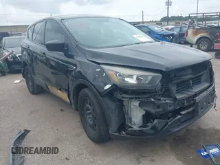 2018 Ford Escape S z VIN 1FMCU0F7XJUB72189, wystawiony jako IAAI lot #42140758 z przebiegiem 202 689 mil mil oraz . Historia ofert i sprzedaży dostępna na DreamBid. Obrazek 1.