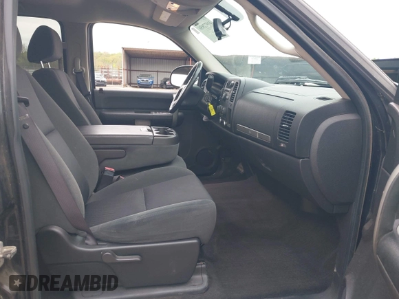 2009 Chevrolet Silverado 1500 LT with VIN 3GCEK233X9G208722, listed as a IAAI auction lot 41972856 with 150,758 mi miles and . Bid and sale history available at DreamBid. Image 5.
