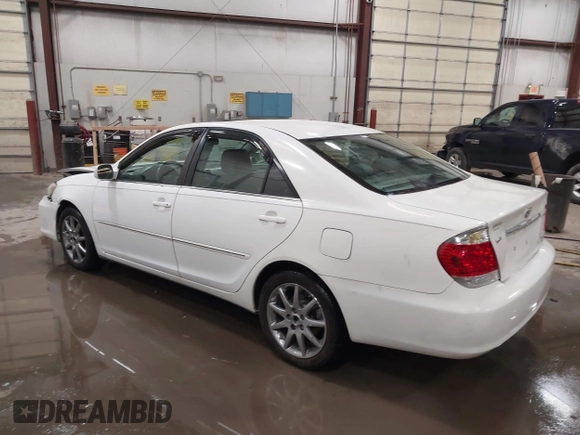 2005 Toyota Camry LE with VIN 4T1BF30KX5U083054, listed as a IAAI auction lot 41814022 with 195,608 mi miles and . Bid and sale history available at DreamBid. Image 3.