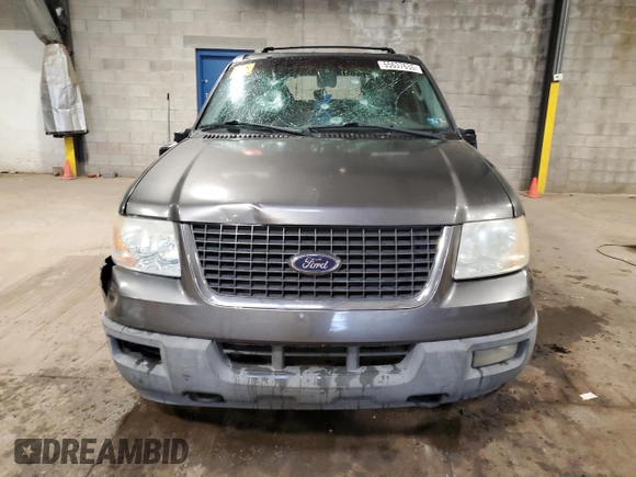 2004 Ford Expedition XLT z VIN 1FMFU16W04LA70081, wystawiony jako Copart lot #55637635 z przebiegiem 268 539 mil mil oraz Szkody całkowita. Historia ofert i sprzedaży dostępna na DreamBid. Obrazek 5.