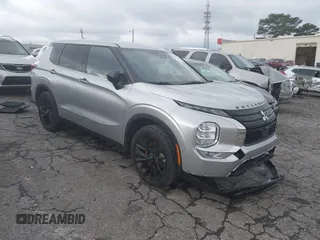 2022 Mitsubishi Outlander SE z VIN JA4J3UA80NZ076659, wystawiony jako IAAI lot #41048187 z przebiegiem 27 667 mil mil oraz . Historia ofert i sprzedaży dostępna na DreamBid. Obrazek 1.