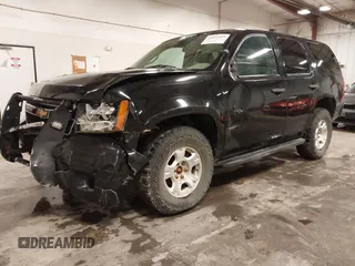 2013 Chevrolet Tahoe Commercial z VIN 1GNSK2E01DR331721, wystawiony jako IAAI lot #42093449 z przebiegiem 178 731 mil mil oraz . Historia ofert i sprzedaży dostępna na DreamBid. Obrazek 2.