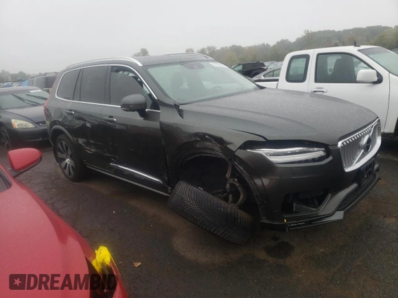 2022 Volvo XC90 Inscription with VIN YV4A221L3N1777824, listed as a Copart auction lot 72536074 with 27,096 mi miles and Salvage title. Bid and sale history available at DreamBid. Image 4.