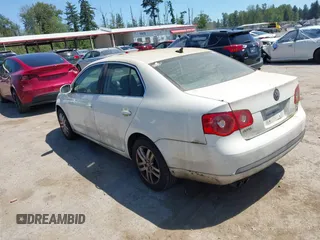 2007 Volkswagen Jetta 2.5 with VIN 3VWSF71K97M031591, listed as a IAAI auction lot 42375346 with 207,594 mi miles and . Bid and sale history available at DreamBid. Image 3.