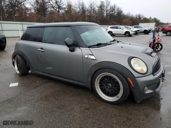 2008 MINI Cooper Hardtop S with VIN WMWMF73568TV36409, listed as a Copart auction lot 43176495 with 189,488 mi miles and Salvage Title. Bid and sale history available at carsss.com. Image 4.