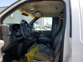 2003 Chevrolet Express Cargo with VIN 1GCGG25V331175531, listed as a Copart auction lot 74990144 with 268,781 mi miles and Clean Title. Bid and sale history available at DreamBid. Image 7.