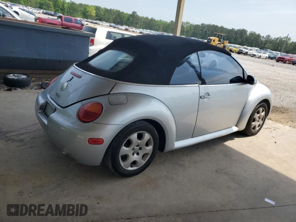 2003 Volkswagen Beetle GLS z VIN 3VWCK21Y33M326199, wystawiony jako Copart lot #54796685 z przebiegiem 142 574 mil mil oraz Szkoda całkowita • Salvage title. Historia ofert i sprzedaży dostępna na DreamBid. Obrazek 3.