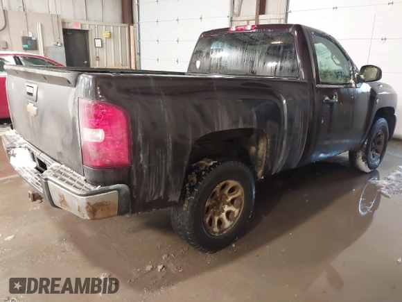 2008 Chevrolet Silverado 1500 Work Truck with VIN 1GCEK14C08Z135724, listed as a IAAI auction lot 41250972 with 86,942 mi miles. Bid and sale history available at carsss.com. Image 4.