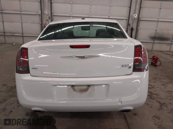 2014 Chrysler 300 with VIN 2C3CCAGG9EH365877, listed as a IAAI auction lot 41500564 with 89,384 mi miles. Bid and sale history available at carsss.com. Image 17.