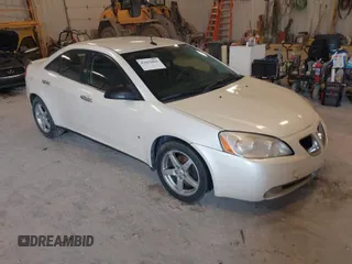 2008 Pontiac G6 with VIN 1G2ZG57N684169448, listed as a IAAI auction lot 42019466 with 188,684 mi miles. Bid and sale history available at carsss.com. Image 1.