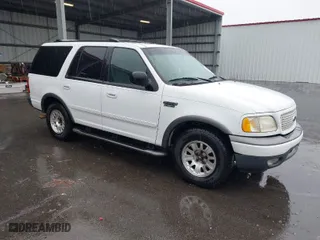 2001 Ford Expedition XLT with VIN 1FMRU15W31LA71137, listed as a IAAI auction lot 41960736 with 218,896 mi miles. Bid and sale history available at carsss.com. Image 1.