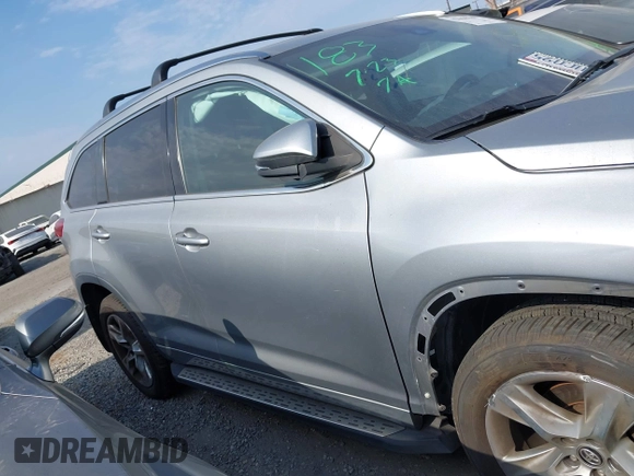2017 Toyota Highlander Limited with VIN 5TDYZRFH4HS210037, listed as a IAAI auction lot 42666780 with 89,540 mi miles and . Bid and sale history available at DreamBid. Image 14.