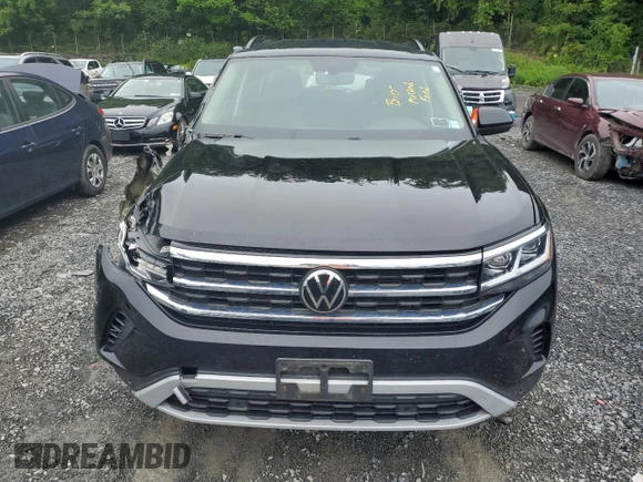 2022 Volkswagen Atlas SE with VIN 1V2HR2CA1NC526036, listed as a Copart auction lot 60133505 with 52,365 mi miles and Salvage title. Bid and sale history available at DreamBid. Image 5.