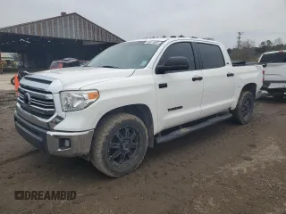 2017 Toyota Tundra 2WD SR5 with VIN 5TFEW5F10HX215026, listed as a Copart auction lot 45917605 with 125,052 mi miles and Salvage Title. Bid and sale history available at carsss.com. Image 1.