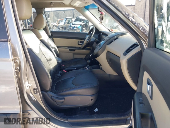 2013 Kia Soul ! with VIN KNDJT2A69D7558243, listed as a IAAI auction lot 41266545 with 192,503 mi miles. Bid and sale history available at carsss.com. Image 5.