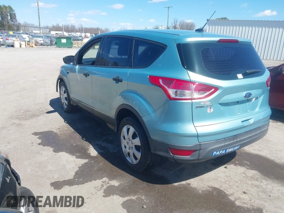 2013 Ford Escape S with VIN 1FMCU0F78DUA70572, listed as a IAAI auction lot 41880136 with 204,249 mi miles. Bid and sale history available at carsss.com. Image 3.