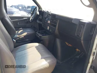 2014 Chevrolet Express Cargo z VIN 1GCSGAFX1E1153230, wystawiony jako IAAI lot #42267802 z przebiegiem 246 804 mil mil oraz . Historia ofert i sprzedaży dostępna na DreamBid. Obrazek 5.