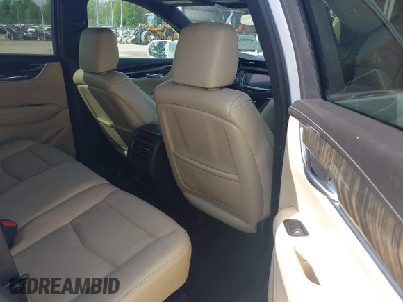 2017 Cadillac XT5 FWD with VIN 1GYKNARS0HZ107734, listed as a IAAI auction lot 41882031 with 89,397 mi miles. Bid and sale history available at carsss.com. Image 8.