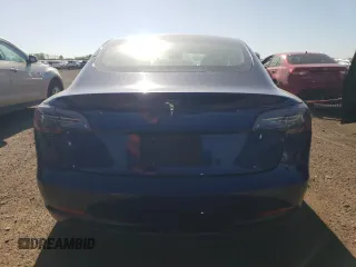 2022 Tesla Model 3 z VIN 5YJ3E1EA4NF304558, wystawiony jako Copart lot #57415935 z przebiegiem 101 771 mil mil oraz Czysty tytuł • Clean title. Historia ofert i sprzedaży dostępna na DreamBid. Obrazek 6.