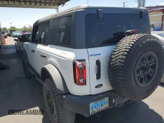 2022 Ford Bronco z VIN 1FMEE5DP1NLB68923, wystawiony jako IAAI lot #42844194 z przebiegiem 20 202 mil mil oraz . Historia ofert i sprzedaży dostępna na DreamBid. Obrazek 1.