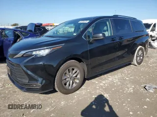 2022 Toyota Sienna LE z VIN 5TDBSKFCXNS060663, wystawiony jako Copart lot #52490575 z przebiegiem 48 466 mil mil oraz Szkody całkowita. Historia ofert i sprzedaży dostępna na DreamBid. Obrazek 1.