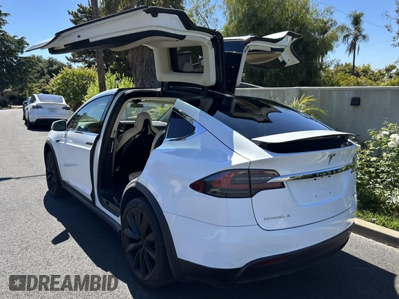 2016 Tesla Model X 70D with VIN 5YJXCDE25GF026337, listed as a IAAI auction lot 42254857 with 38,036 mi miles and . Bid and sale history available at DreamBid. Image 3.